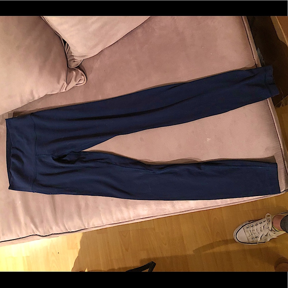 Lululemon align legging, navy blue, 28” length, size 4, barely worn/LIKE NEW